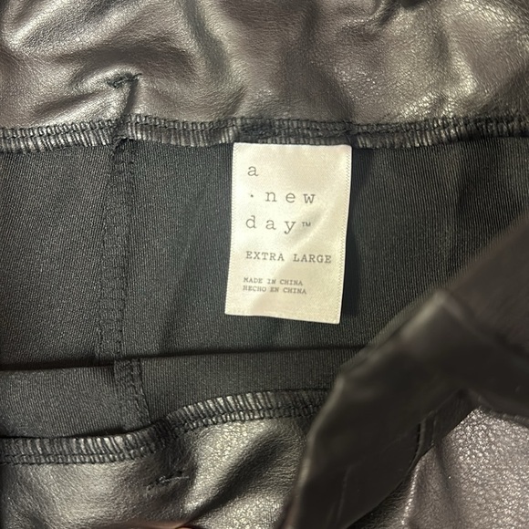 A new day size extra large - Picture 2 of 7